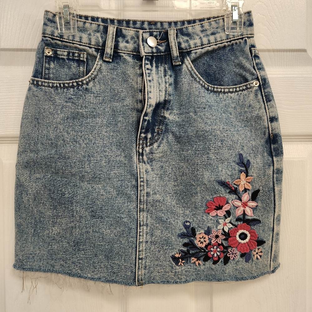 Francesca's Tatiana embroidered denim mini skirt.